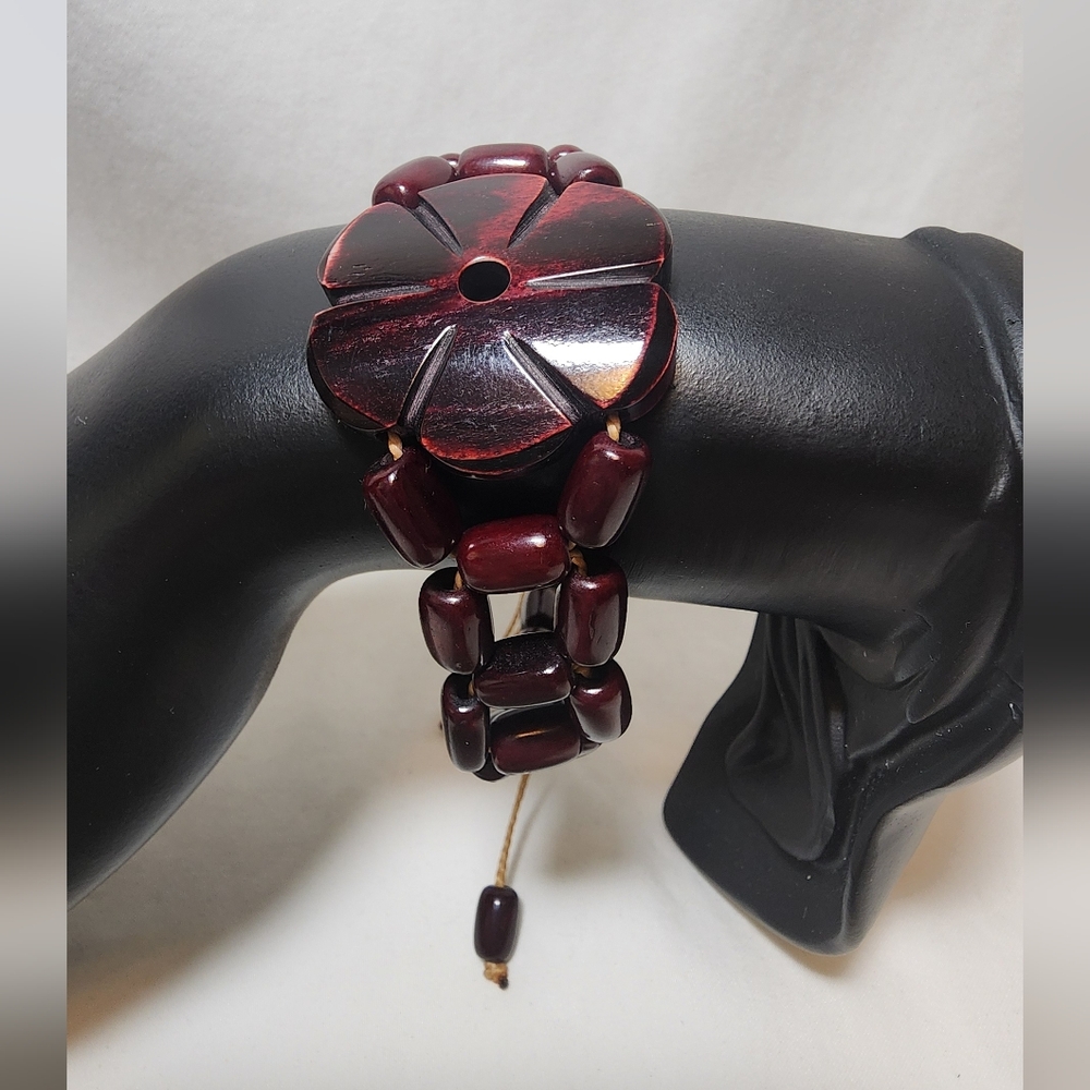Adjustable Wood Bead Bracelet with Floral Center – Fits Larger Wrists